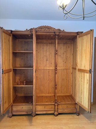 Armario de 3 puertas de madera