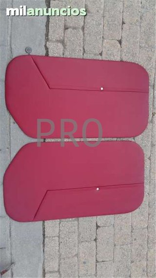 Tapizados rojos de Seat 600