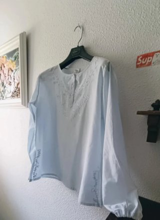 Blusa para baturra  TALLA M AMPLIA COMO NUEVA