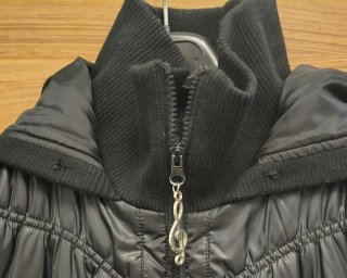 Piumino donna nero con cappuccio