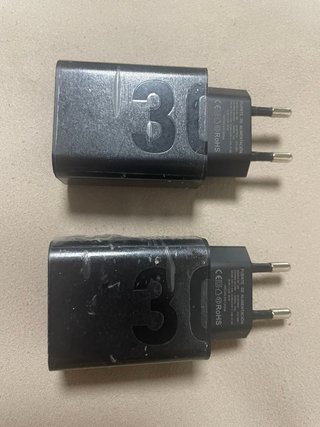 Motorola TurboPower 33W con enchufe europeo.