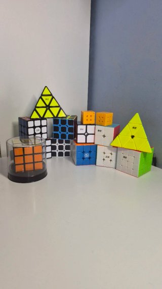 Set di 11 Cubi di Rubik e Puzzle 3D