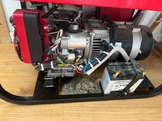 Generador Eléctrico Gesan H 5000 con Motor Honda