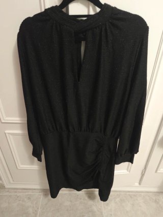 Vestido Negro de Manga Larga