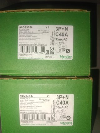 2 Interruptores Diferenciales Schneider A9DE3740