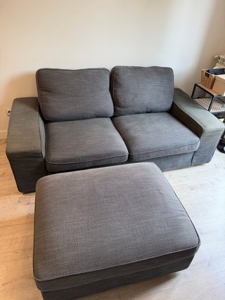 Sofá IKEA gris 2 plazas + arcón