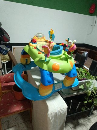Andador correpasillos infantil y moto de regalo