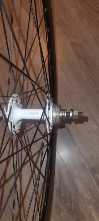 Llanta de bicicleta negra