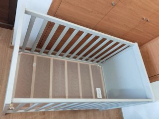 Cuna IKEA SUNDVIK gris claro