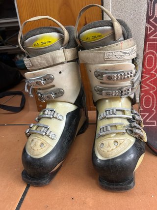 Esquís Salomon, Botas Atomic y Bastones