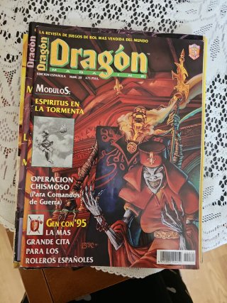 Vendo 13 revistas de Dragón Magazine en español.