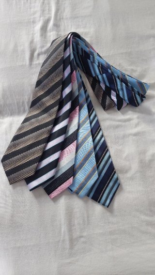 Lote de 5 corbatas nuevas por 9€