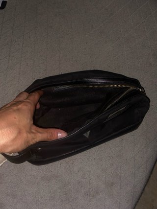 Bolso de mano Guess negro