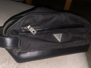 Bolso de mano Guess negro