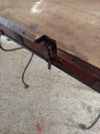 Pupitre antiguo madera y metal