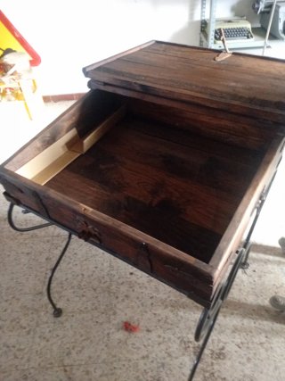 Pupitre antiguo madera y metal