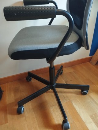 Silla de oficina Ikea Flintan con reposabrazos