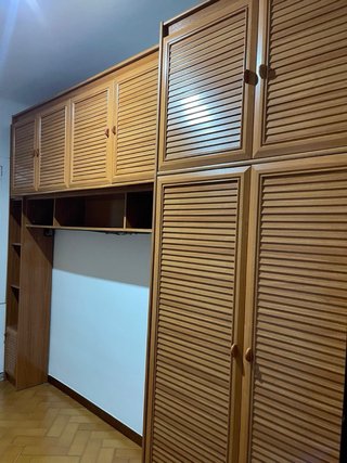 Mueble de madera para habitación