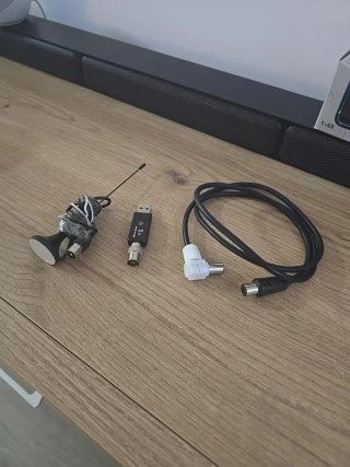 Sintonizador TDT USB Emtec con Antena y mando