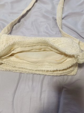 Bolso de crochet color crema