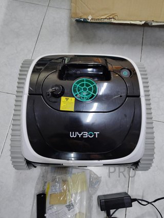 Robot limpiafondos de piscina WYBOT C1