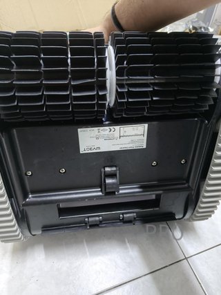 Robot limpiafondos de piscina WYBOT C1