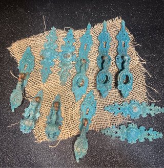 Tiradores y bocallaves antiguos ornamentados