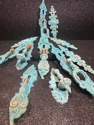 Tiradores y bocallaves antiguos ornamentados