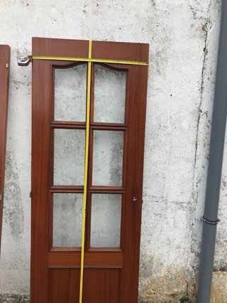 Puertas de madera con jambas