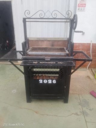 Barbacoa Negra con Ruedas y Parrilla