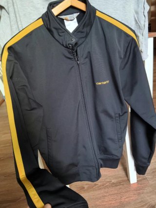 Chaqueta Carhartt Negra con tiras amarillas