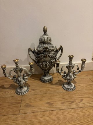 Juego Jarrón y Candelabros Clásicos
