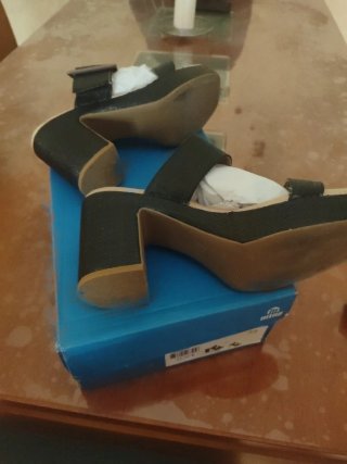 Sandalias Mina Beige y Negras