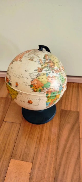 Mappamondo stile antico