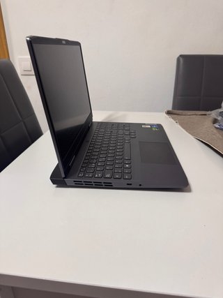 Portátil Gaming Lenovo LOQ RTX 4050 i5