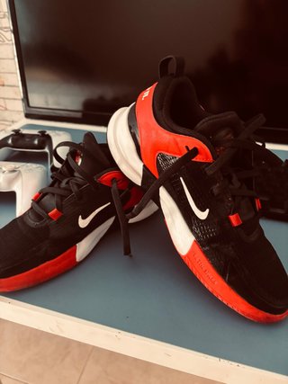 Zapatillas Nike Negras y Rojas