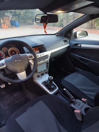 Opel Astra GTC 1.7
