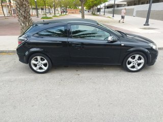 Opel Astra GTC 1.7