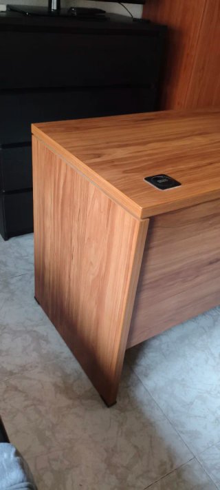 Mesa de escritorio de madera
