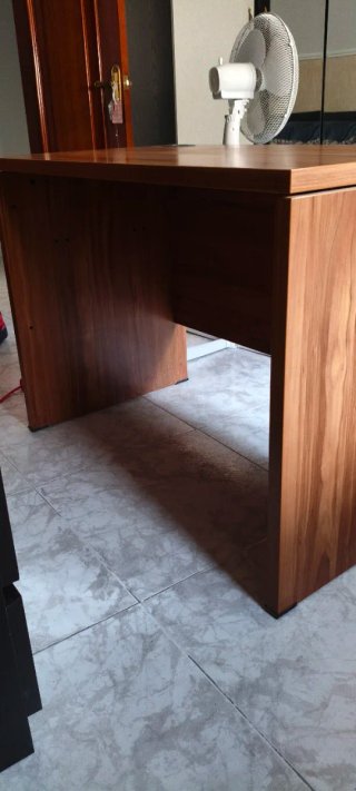 Mesa de escritorio de madera