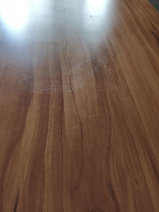 Mesa de escritorio de madera