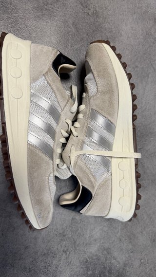 Scarpe Adidas Beige 44,5