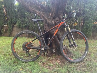 Bicicleta de Montaña KTM 29 con Horquilla FOX