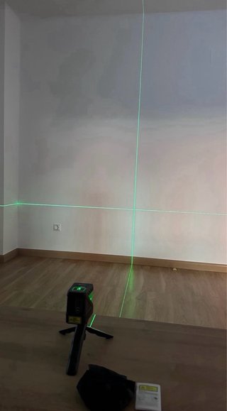 Nivel laser autonivelante + tripode