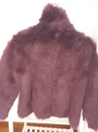 Chaquetón de pelo Stradivarius granate