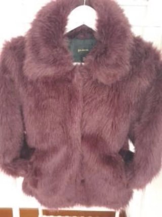 Chaquetón de pelo Stradivarius granate