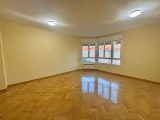 Piso en alquiler en Buenavista-Valparaíso-La Legua en Toledo