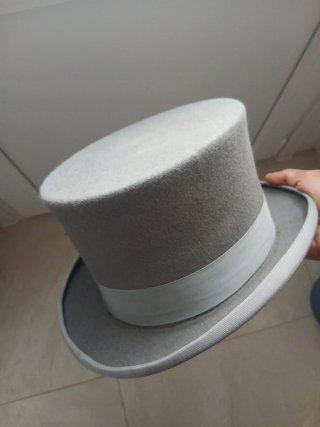 Sombrero de copa gris