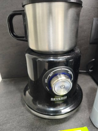 Cafetera Philips 4300 y Espumador Severin