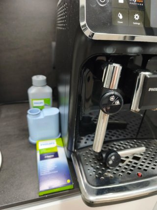 Cafetera Philips 4300 y Espumador Severin